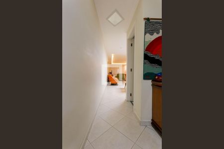 Casa à venda com 230m², 4 quartos e 2 vagasCorredor