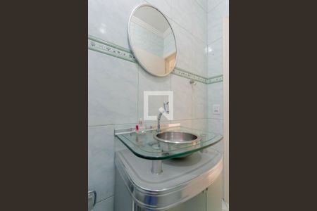 Lavabo de casa para alugar com 4 quartos, 230m² em Vila Santo Estefano, São Paulo