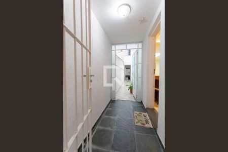 Casa à venda com 230m², 4 quartos e 2 vagasHall