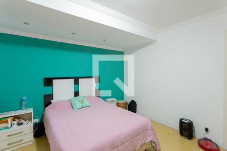 Casa à venda com 230m², 4 quartos e 2 vagasSuíte 2