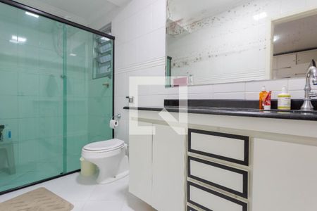 Casa à venda com 230m², 4 quartos e 2 vagasSuíte 2