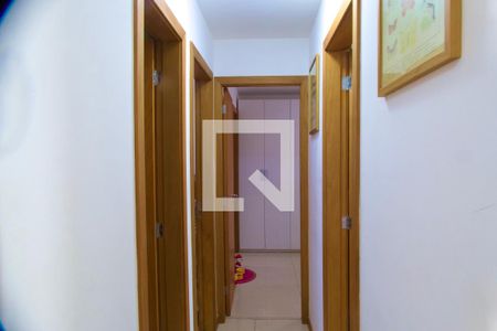 Corredor de apartamento para alugar com 3 quartos, 83m² em Recreio dos Bandeirantes, Rio de Janeiro