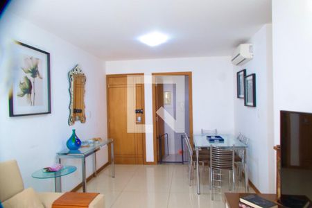 Sala de apartamento para alugar com 3 quartos, 83m² em Recreio dos Bandeirantes, Rio de Janeiro