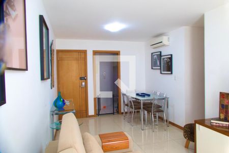 Sala de apartamento para alugar com 3 quartos, 83m² em Recreio dos Bandeirantes, Rio de Janeiro