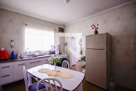 Casa à venda com 300m², 5 quartos e 3 vagasCozinha 