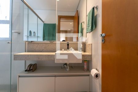 Apartamento à venda com 67m², 2 quartos e 2 vagasBanheiro da Suíte