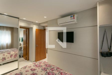 Apartamento à venda com 67m², 2 quartos e 2 vagasQuarto 2 - Suíte