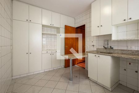 Casa para alugar com 200m², 3 quartos e 2 vagasCozinha