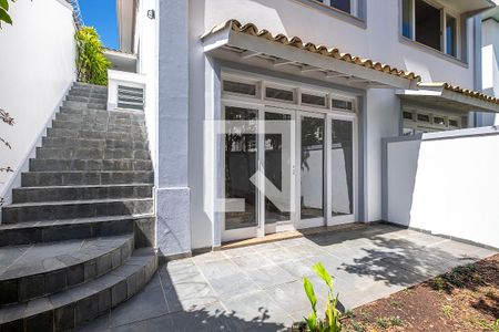 Casa para alugar com 200m², 3 quartos e 2 vagasQuintal