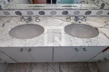 Casa para alugar com 200m², 3 quartos e 2 vagasBanheiro
