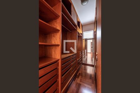 Casa para alugar com 200m², 3 quartos e 2 vagasSuíte - Closet