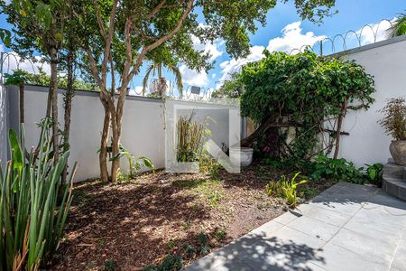 Casa para alugar com 200m², 3 quartos e 2 vagasQuintal
