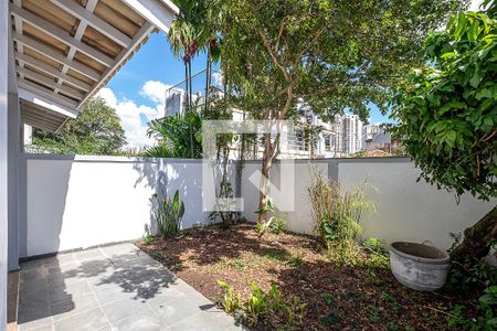 Casa para alugar com 200m², 3 quartos e 2 vagasQuintal