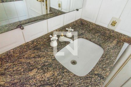 Apartamento à venda com 284m², 4 quartos e 4 vagasDetalhe do Banheiro da Suite