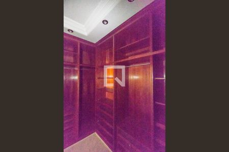 Apartamento à venda com 284m², 4 quartos e 4 vagasCloset da suíte