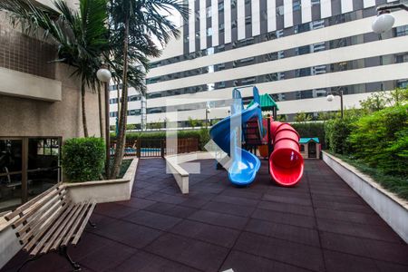 Apartamento à venda com 284m², 4 quartos e 4 vagasÁrea comum - Playground