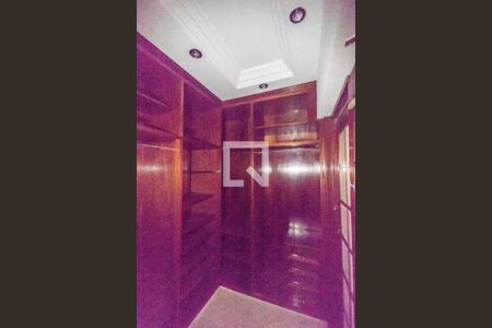 Apartamento à venda com 284m², 4 quartos e 4 vagasCloset da suíte