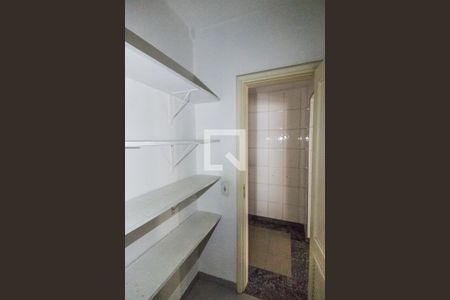 Apartamento à venda com 284m², 4 quartos e 4 vagasDespensa
