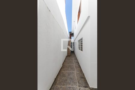 Casa para alugar com 134m², 3 quartos e 2 vagasCorredor