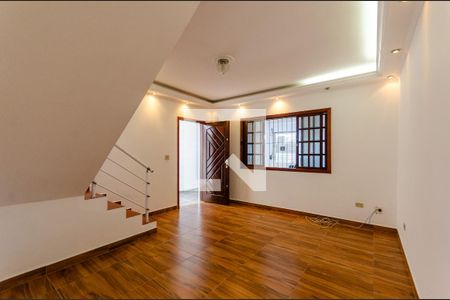 Sala de casa para alugar com 3 quartos, 134m² em Vila Francos, São Paulo