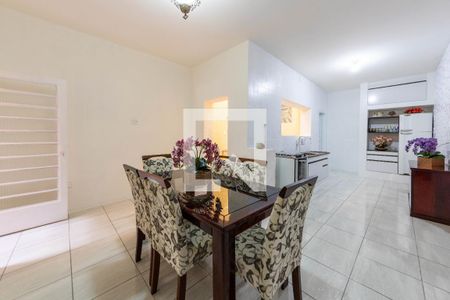 Casa à venda com 159m², 3 quartos e 2 vagasCozinha