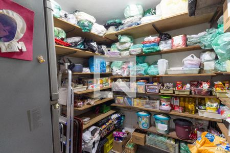 Casa à venda com 356m², 5 quartos e 4 vagasDespensa