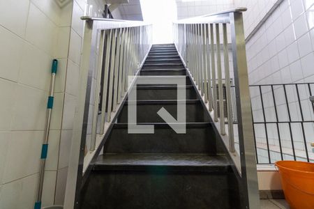 Casa à venda com 356m², 5 quartos e 4 vagasEscada