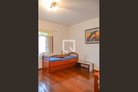 Casa à venda com 407m², 4 quartos e 4 vagas Casa à venda com 407m², 4 quartos e 4 vagasQuarto 2