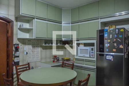 Casa à venda com 407m², 4 quartos e 4 vagas Casa à venda com 407m², 4 quartos e 4 vagasCozinha