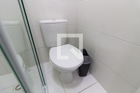 Apartamento para alugar com 80m², 2 quartos e 2 vagas Apartamento para alugar com 80m², 2 quartos e 2 vagasDetalhe do banheiro da suíte