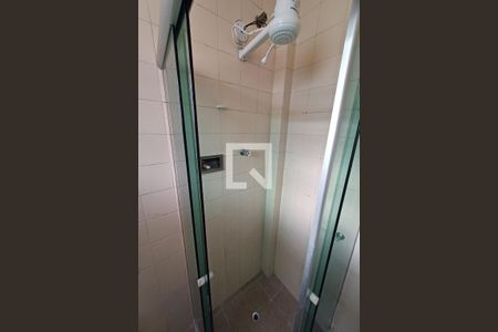 Banheiro de apartamento à venda com 1 quarto, 34m² em Ingá, Niterói