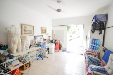 Casa à venda com 260m², 5 quartos e 2 vagasQuarto de Serviço