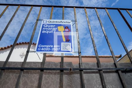 Casa à venda com 260m², 5 quartos e 2 vagasFachada