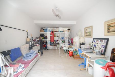 Casa à venda com 260m², 5 quartos e 2 vagasQuarto de Serviço