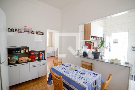 Casa à venda com 260m², 5 quartos e 2 vagasCopa