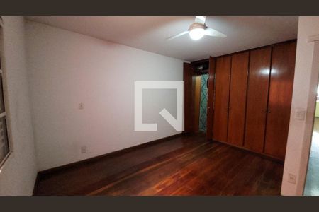 Casa à venda com 360m², 3 quartos e 3 vagasSuite