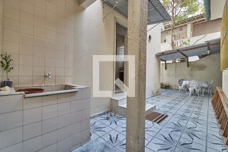 Casa à venda com 200m², 3 quartos e 4 vagasÁrea de Serviço