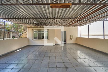 Casa à venda com 200m², 3 quartos e 4 vagasTerraço