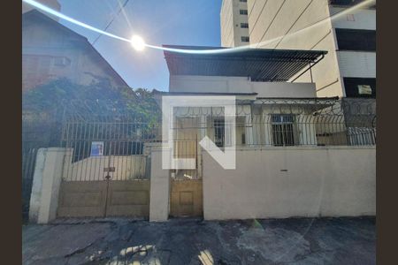 Casa à venda com 200m², 3 quartos e 4 vagasFachada