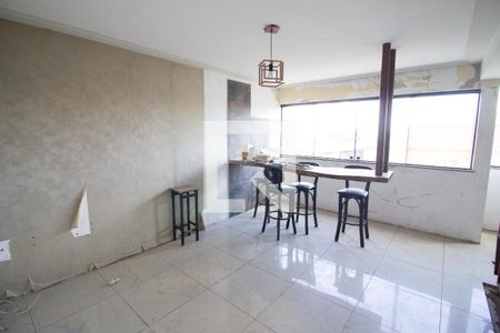 Sala de casa à venda com 3 quartos, 220m² em Vila Prudente, São Paulo