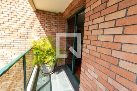 Sacada Sala de apartamento à venda com 4 quartos, 240m² em Indianópolis, São Paulo