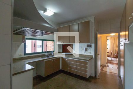 Apartamento à venda com 240m², 4 quartos e 3 vagasCozinha