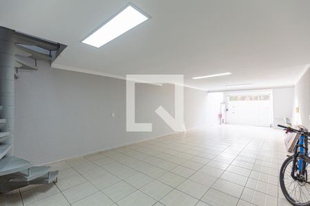 Casa à venda com 225m², 2 quartos e 3 vagasGaragem 