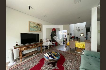 Sala de casa à venda com 3 quartos, 240m² em Vila Olímpia, São Paulo