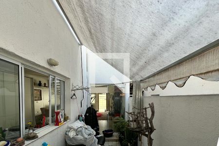 Casa à venda com 240m², 3 quartos e 1 vagaÁrea de Serviço