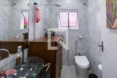 Casa à venda com 240m², 3 quartos e 1 vagaBanheiro