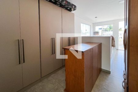 Casa à venda com 240m², 3 quartos e 1 vagaCorredor