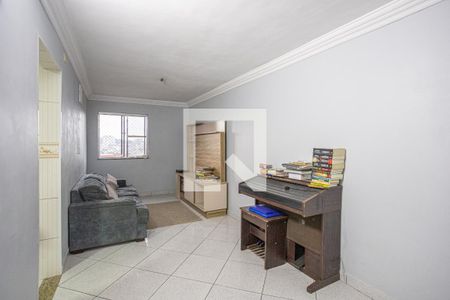 Sala de apartamento para alugar com 2 quartos, 45m² em Conjunto Habitacional Presidente Castelo Branco, Carapicuíba