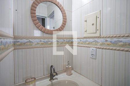 Banheiro de apartamento para alugar com 2 quartos, 45m² em Conjunto Habitacional Presidente Castelo Branco, Carapicuíba