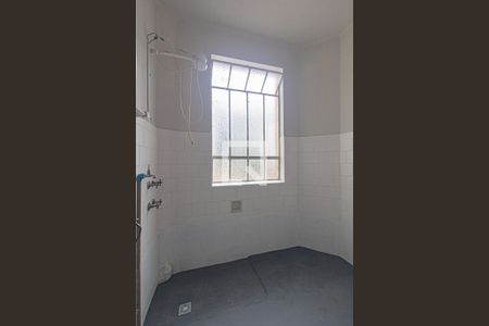Banheiro de apartamento para alugar com 1 quarto, 44m² em São Francisco, Curitiba